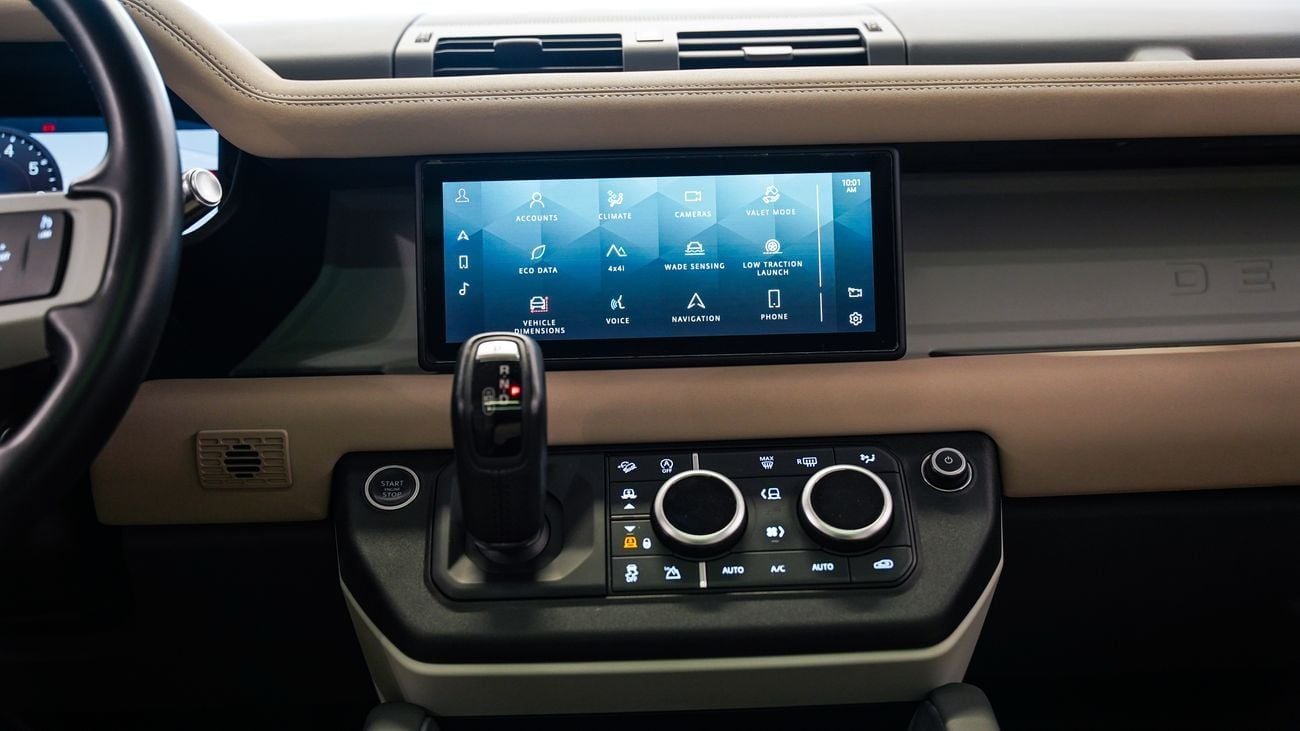 Land Rover Defender P300 110 2.0L (7 Seater)