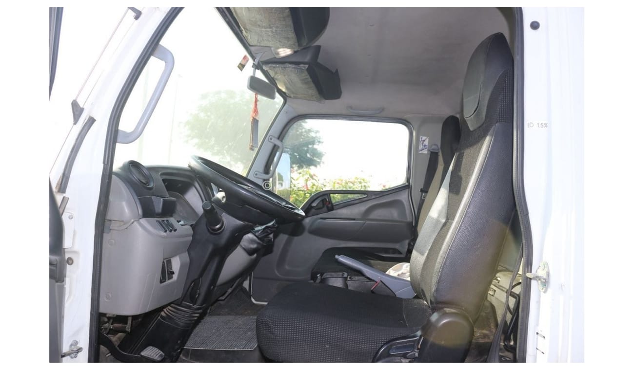 Mitsubishi Fuso Canter MITSUBISHI CANTER 2019 LONG BODY GULF SPACE ORGINAL PAINTS