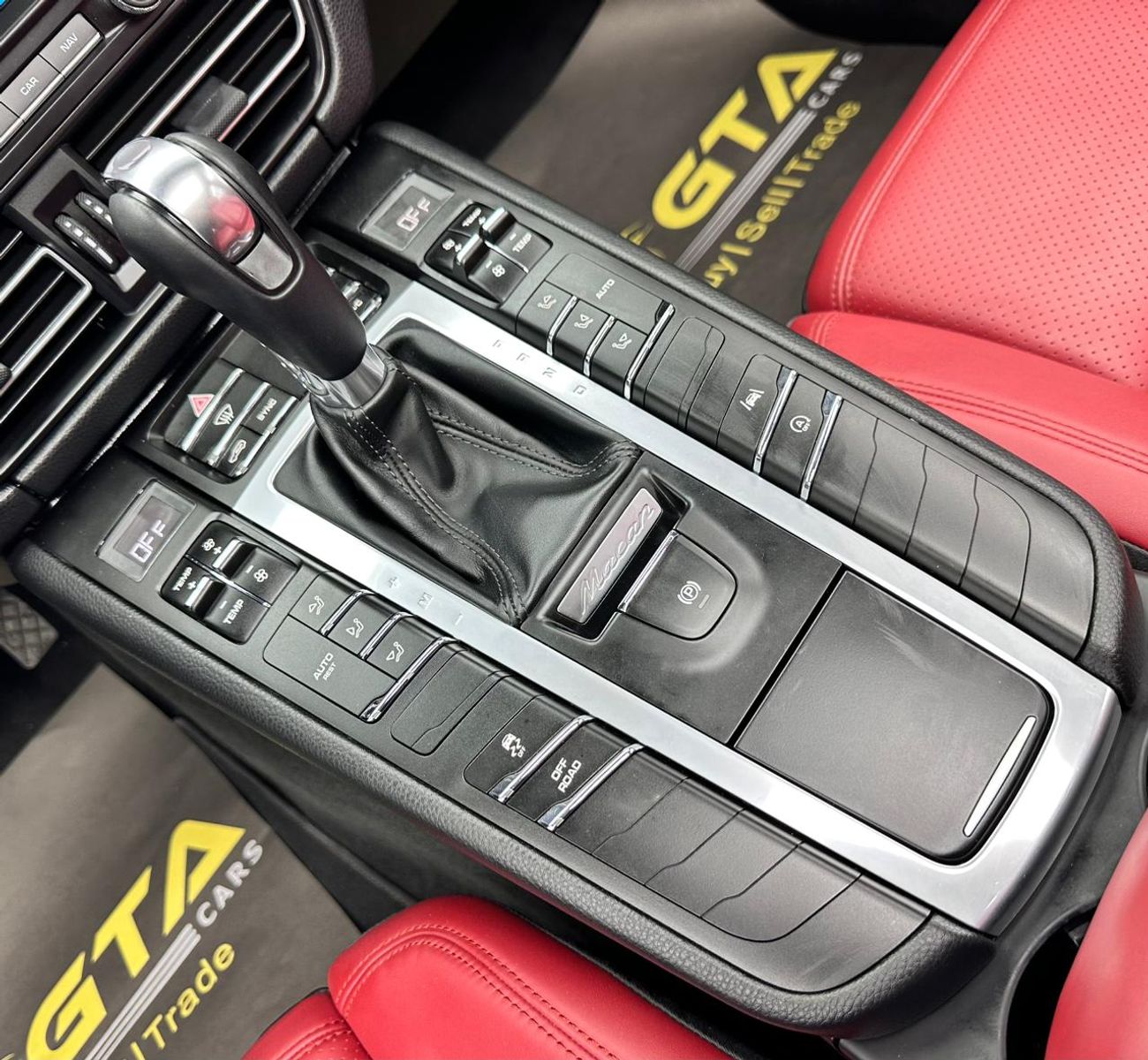 Porsche Macan 2020 Porsche Macan, 1 Year Unlimited Km Warranty, Porsche Full Service History, GCC