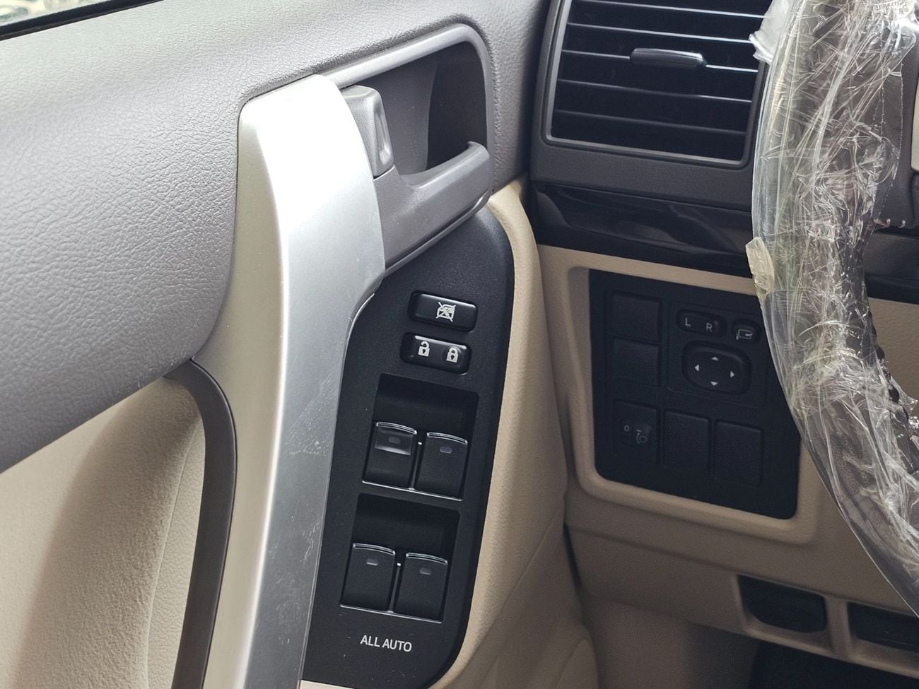 تويوتا برادو TX-L 4.0L V6, Model 2022