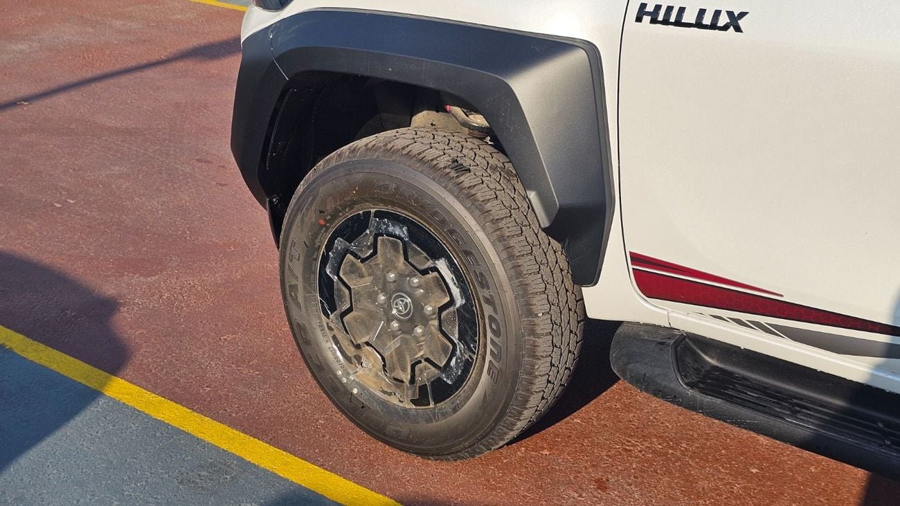 تويوتا هيلوكس Hilux 2.8 GR-SPORT 4WD AT 2026YM GCC WHITE WITH DIGITAL REAR VIEW MIRROR