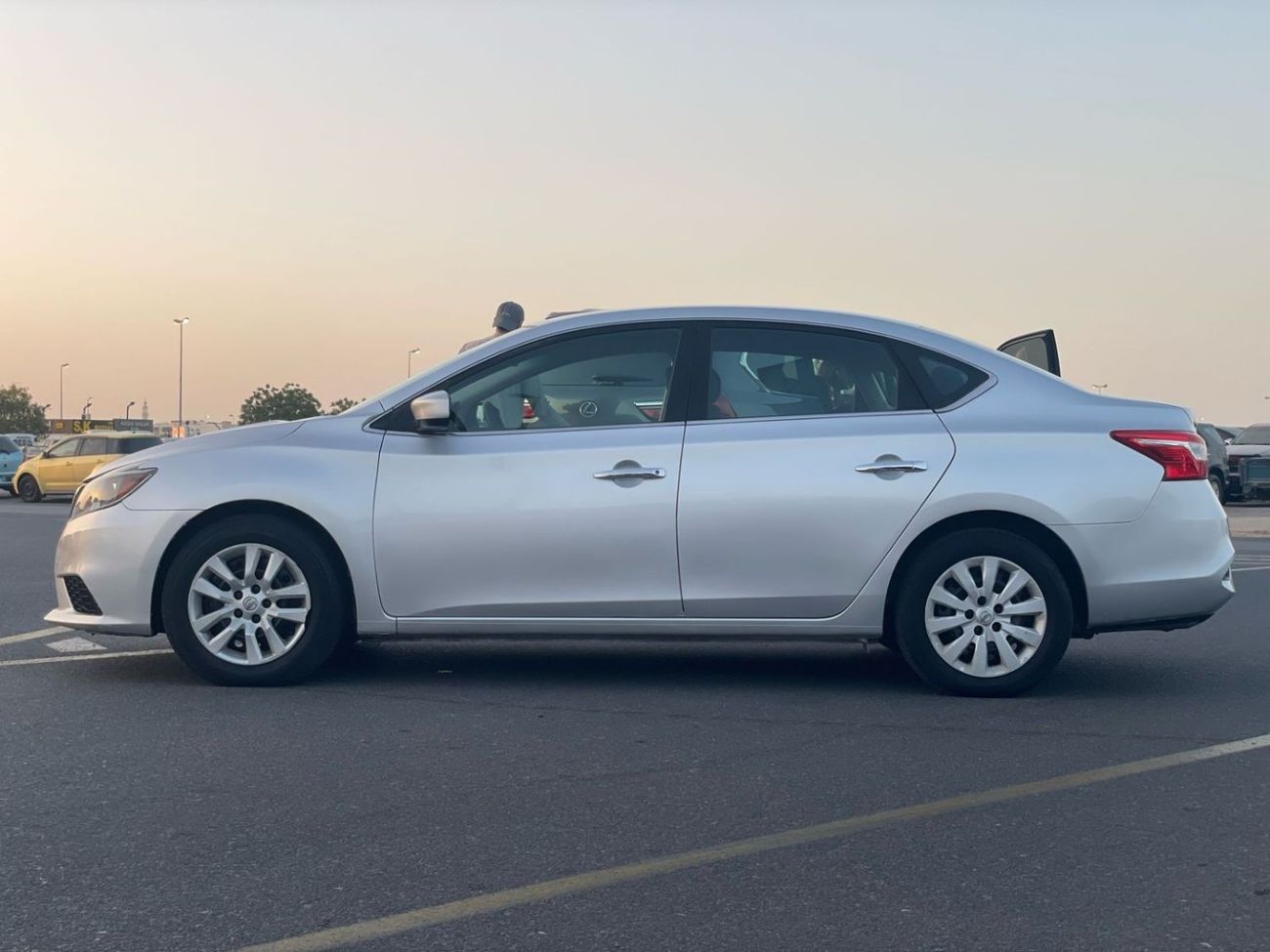 نيسان سنترا 2019 Nissan Sentra S 1.8L V4 MidOption+ Ecar onomical C-