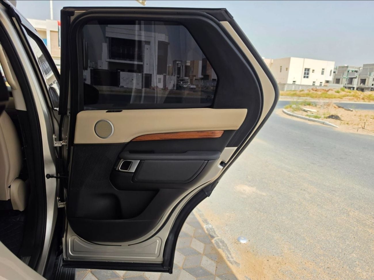 Land Rover Discovery HSE LUXURY