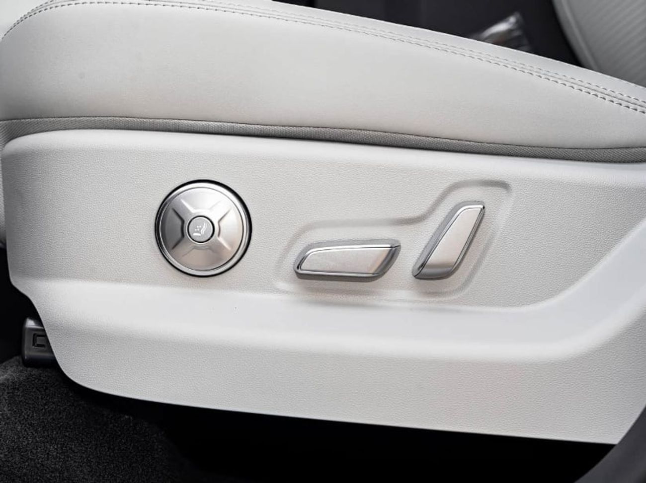 بي واي دي ليوبارد تيتانيوم 7 Ultra