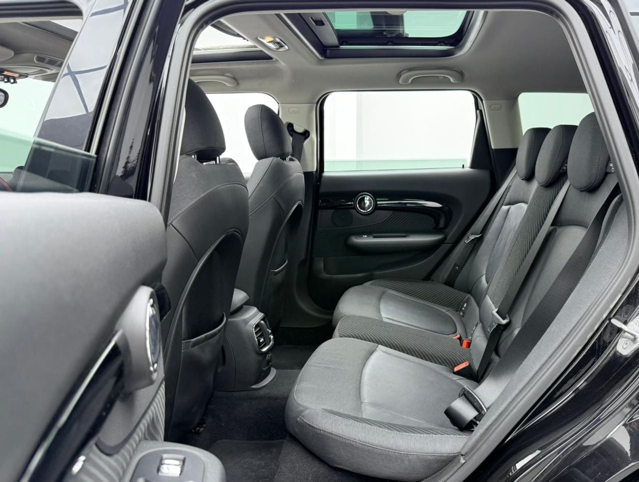Mini Clubman COOPER 2018 MINI Clubman Cooper, Full MINI (AGMC) Service History, Fully Loaded, Excellent Condition