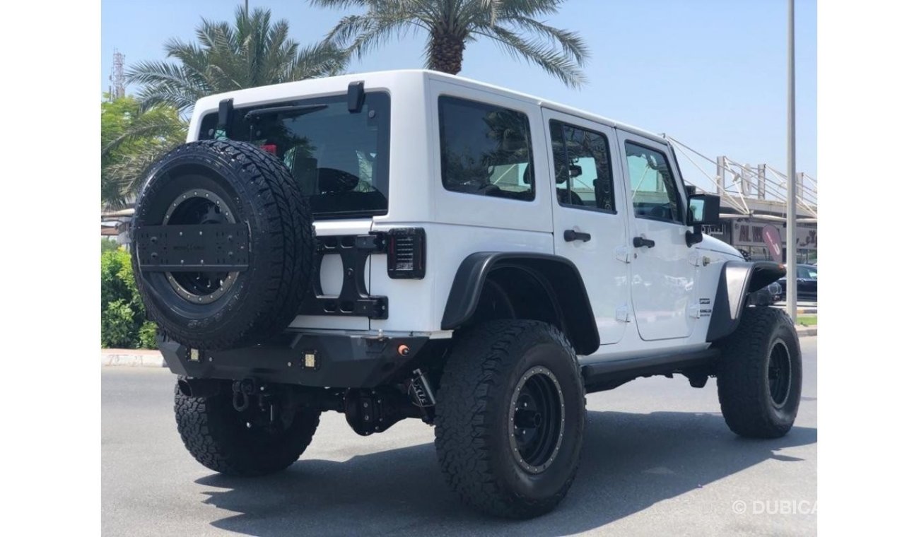 Jeep Wrangler UNLIMITED LIFTED 2015 GCC WITH UPGRADES IN MINT CONDITION