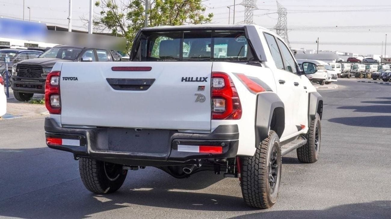 تويوتا هيلوكس GR Sport 4.0L