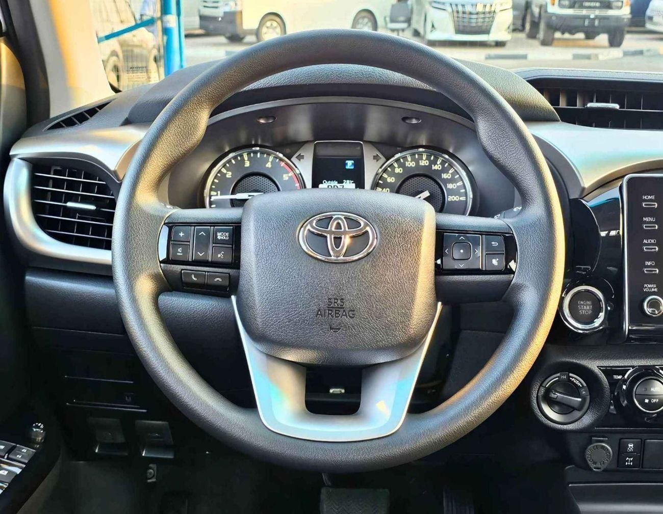 Toyota Hilux SR5 WIDE BODY / 2.4L DIESEL V4 A/T / REAR CAMERA / F/OPTION (CODE # HLD5I)