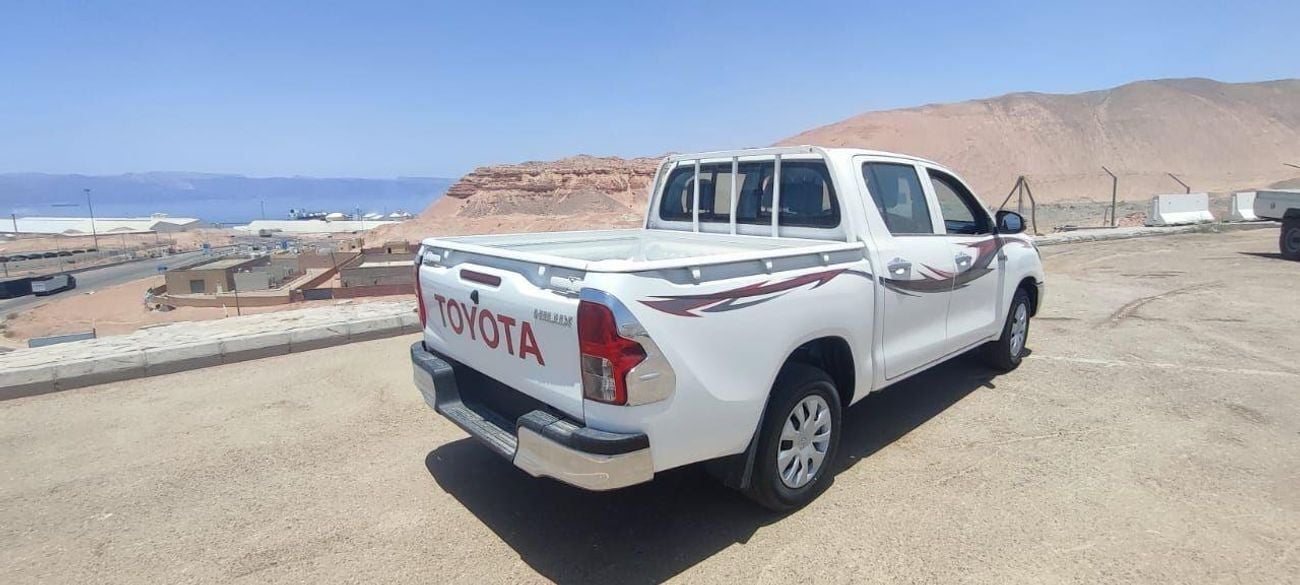 Toyota Hilux GLX 2.4L Double Cab Utility