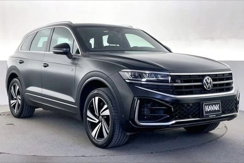Volkswagen Touareg R-Line | Guaranteed Warranty | 0 Down Payment
