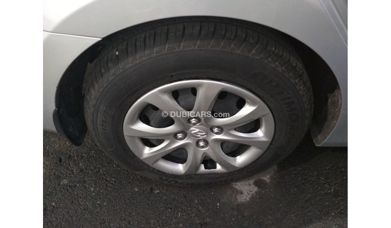 هيونداي أكسنت 2015 فضى خليجى حالة وكالة بدون صبغ بدون حوادث ممتاذة