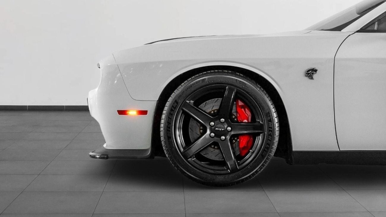 Dodge Challenger SRT Hellcat 2017 Dodge Challenger Hellcat / Manual / V8 717BHP