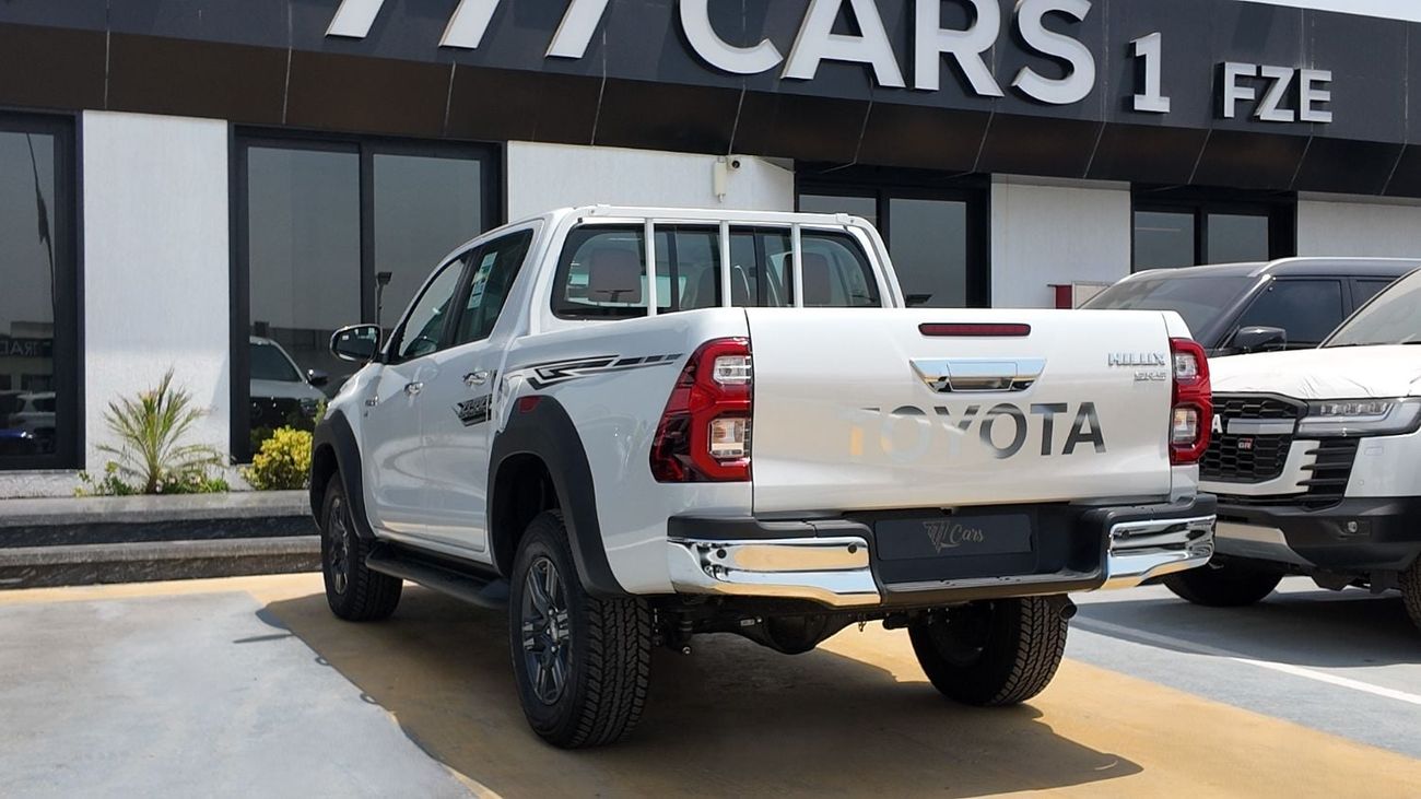 تويوتا هيلوكس  TOYOTA HILUX SR5 4.0 V6 4WD A/T 2026