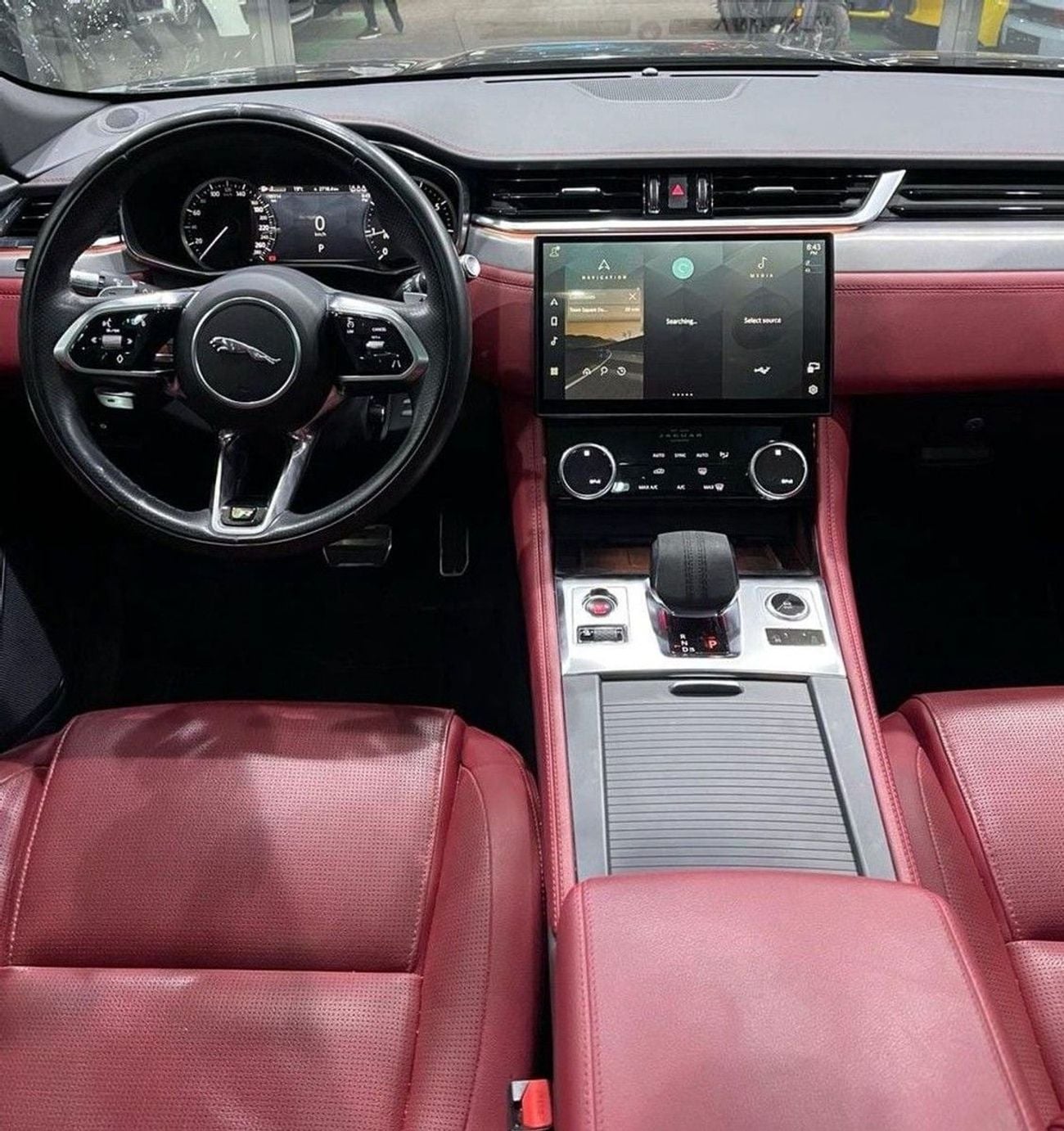 جاكوار F بيس R-Dynamic Black P250 2.0L Jaguar F-Pace 2022