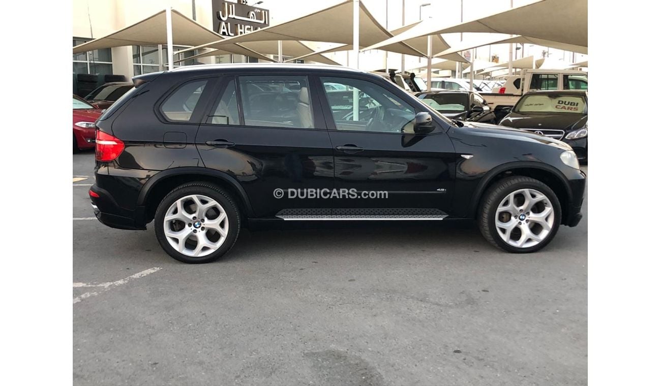 BMW X5 Bmw X5 model 2009GCC car prefect condition full option low mileage sun roof leather seats back camer