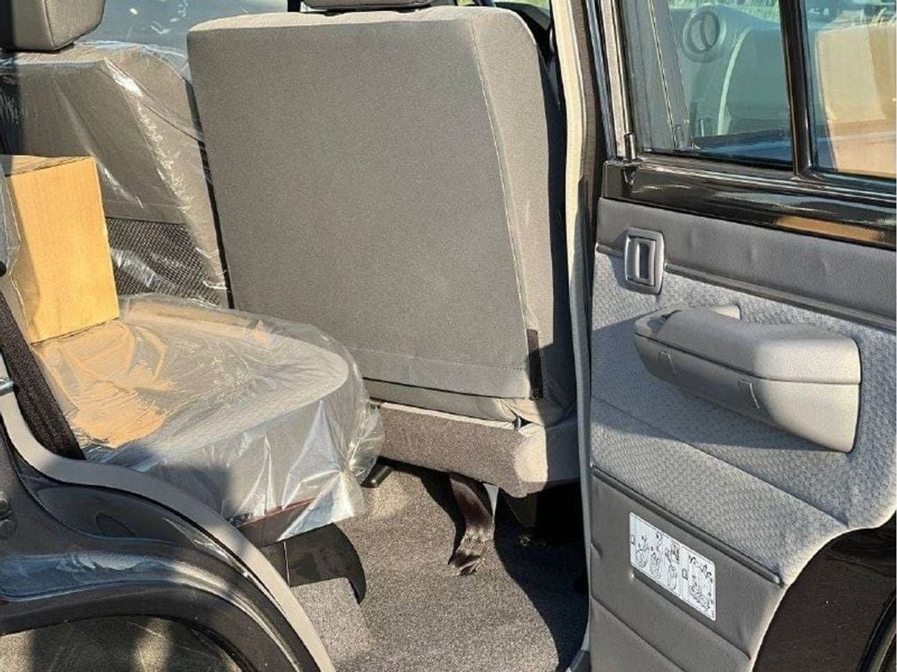 Toyota Land Cruiser 70 LC76 4.0L V6 PTR M/T //2024// STANDER OPTION WITH CRUISE CONTROL , POWER WINDOWS // SPECIAL OFFER //