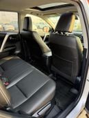 تويوتا راف ٤ XLE Hybrid sunroof,push start full Option