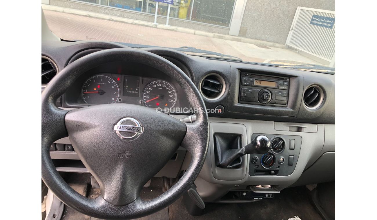 Nissan Urvan VAN Shiller