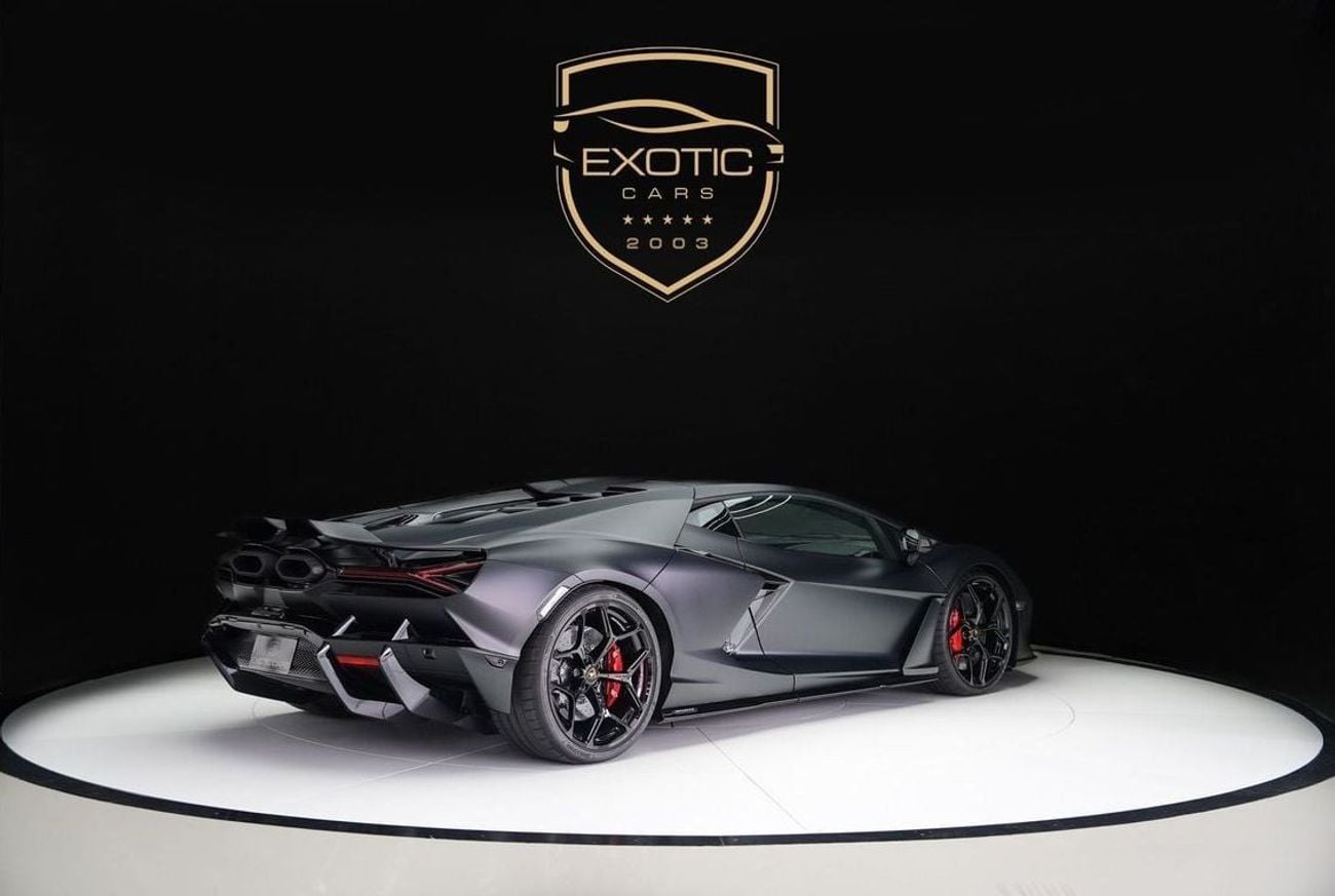 لامبورغيني ريفويلتو 6.5L V12 Hybrid