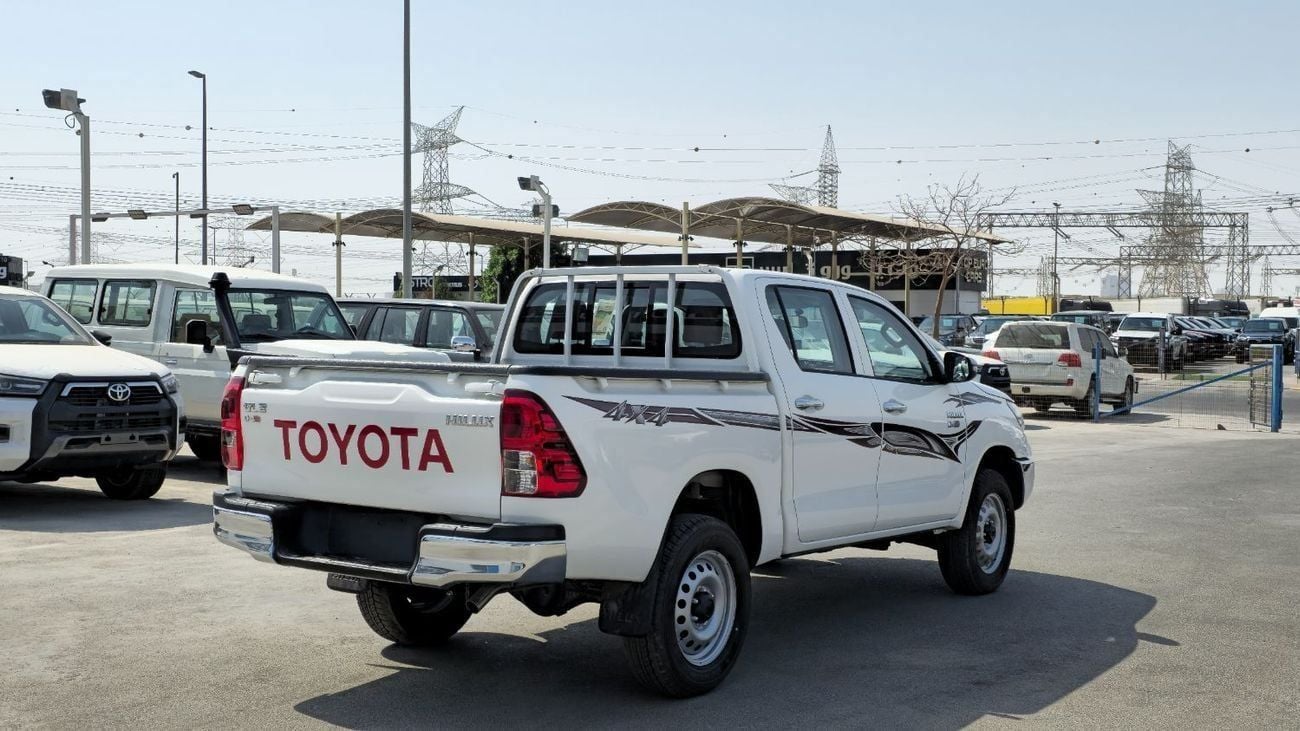 Toyota Hilux GL 2 2.4L 4WD TOYOTA HILUX DOUBLE CABIN 4WD  MT  2.4L DSL 2025