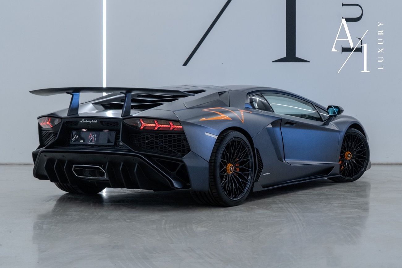 Lamborghini Aventador 6.5L V12 2015 Lamborghini Aventador SV Kit V12, Very Low Kms, Excellent Condition, GCC Spec