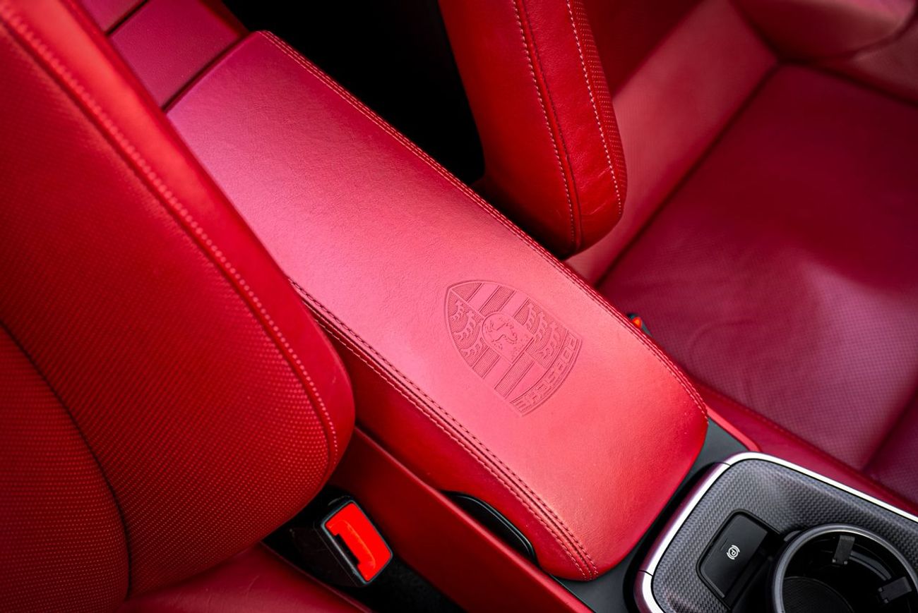 بورش 911 Carrera 4S 3.0L (380 HP) Convertible