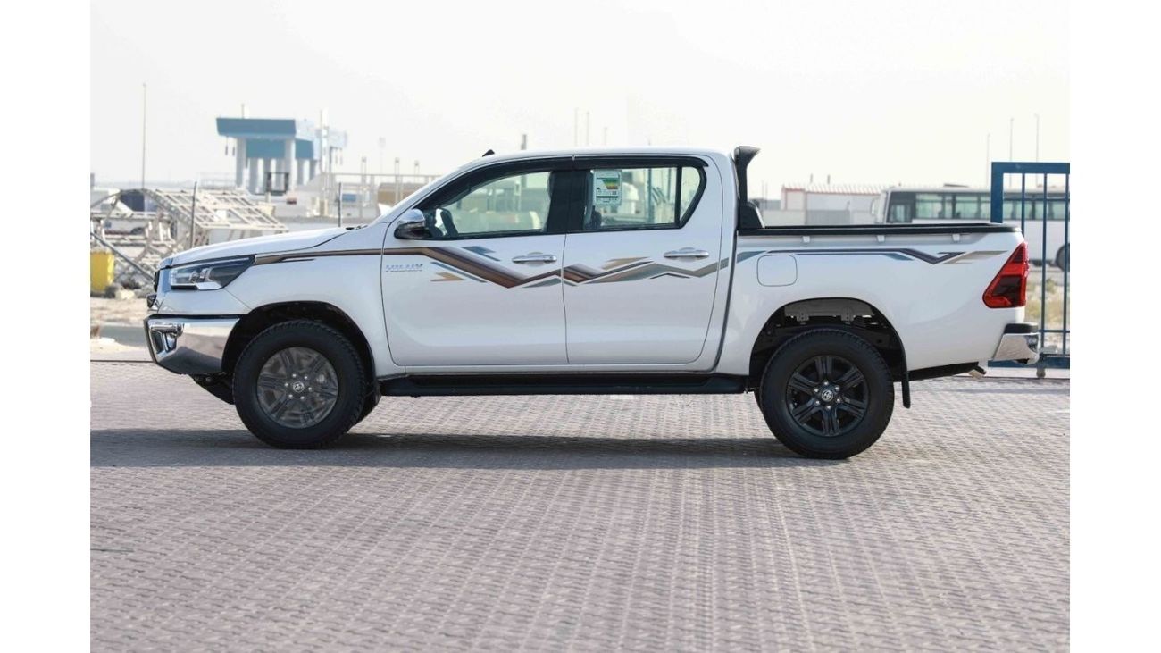 تويوتا هيلوكس تويوتا هيلوكس 2024 ذات الكابينة المزدوجة 2.7 HI - أبيض بلاتيني لؤلؤي من الداخل أسود | للتصدير فقط