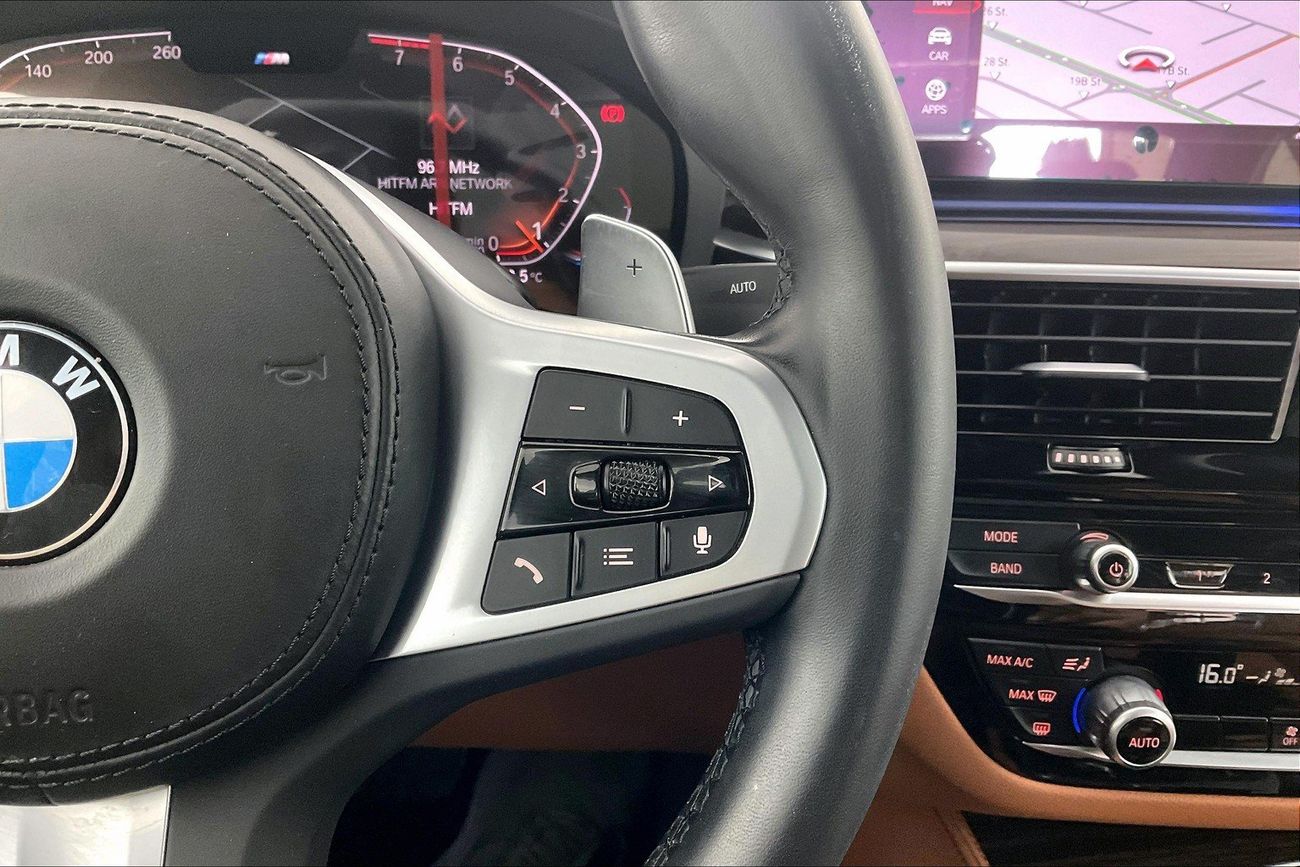 بي أم دبليو 520i M Sport | شامل الضمان | 0 ﺪﻔﻋﺓ ﺃﻮﻟﻯ