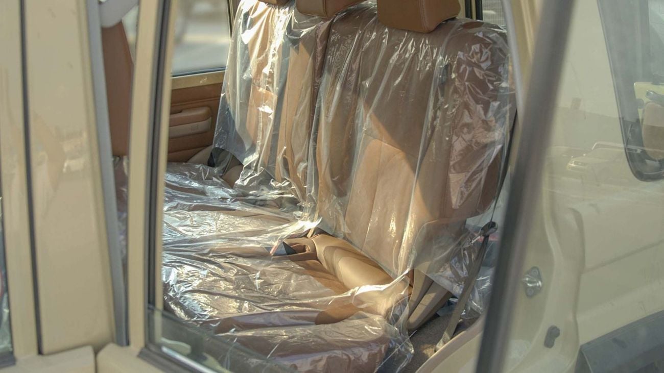 تويوتا لاند كروزر 70 2025 Toyota Land Cruiser LC 76 4.0L AT Petrol Full Option (Beige)