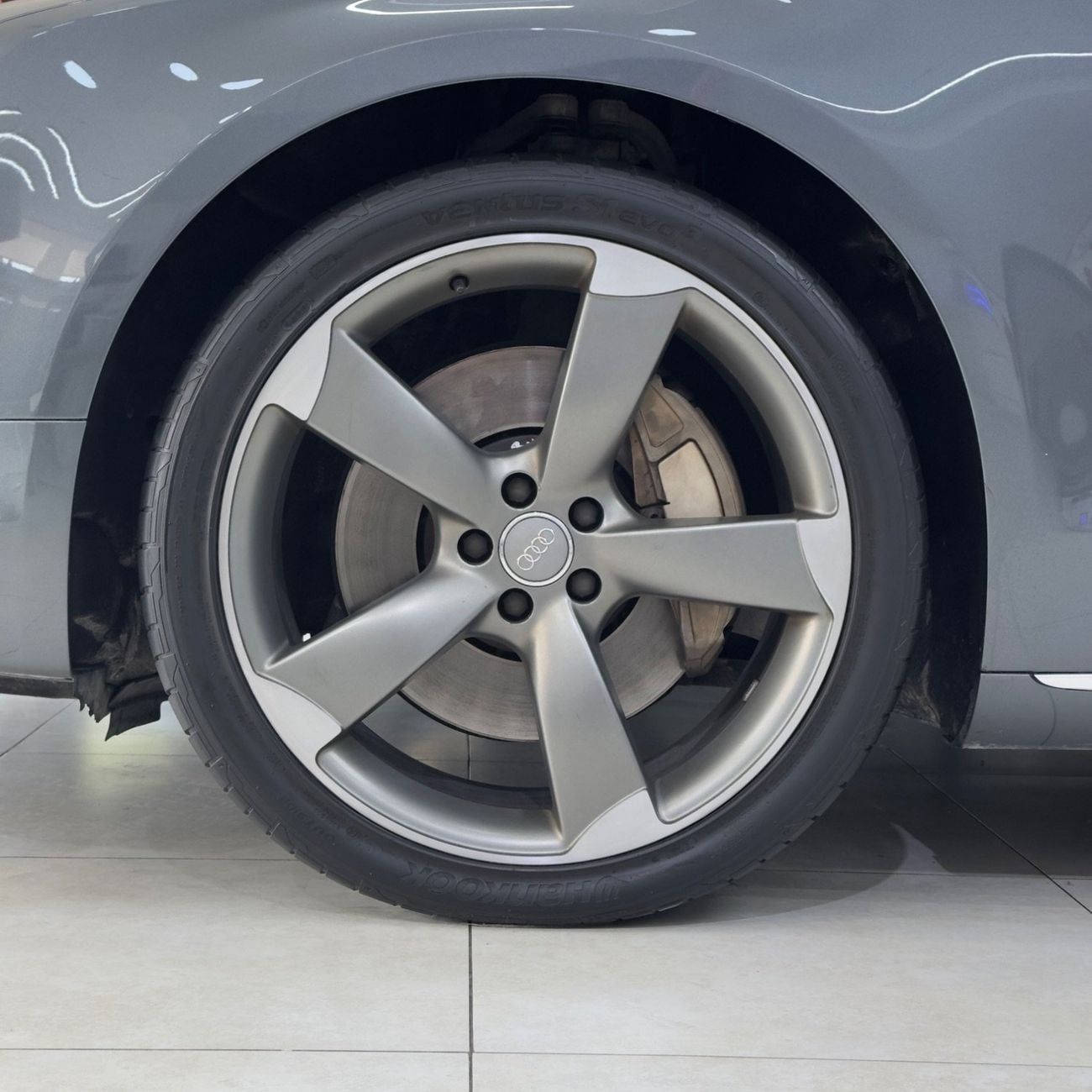 Audi A8 L 60 TFSI quattro Rear Package 4.0L