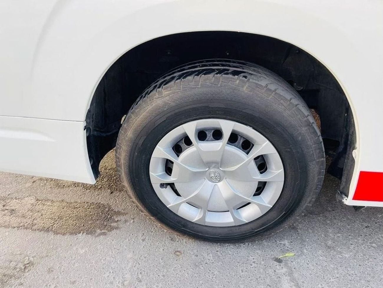 Toyota Hiace DLS - STD ROOF 2019 Model Commuter, 2.8L Turbo Diesel Automatic Full Option