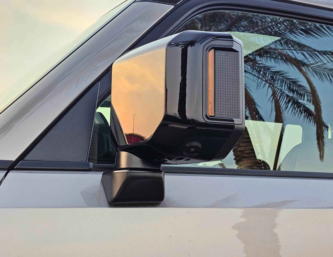 تويوتا برادو LUXURY, 2.8L V4 DIESEL, POWER SEAT WITH 360*CAM / HEADUP WITH SUNROOF (CODE # 68048)