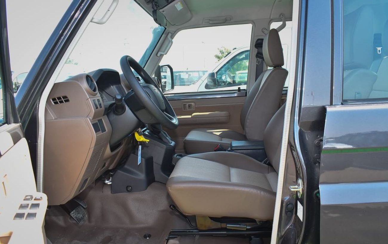 Toyota Land Cruiser Pick Up 4.0L V6 Double Cabin A/T
