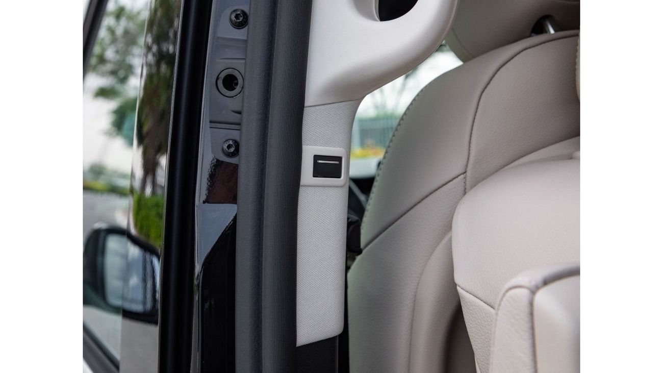 Mercedes-Benz V 250 AVANTGARDE + / GCC/ 2years warranty. For Local Registration +5%