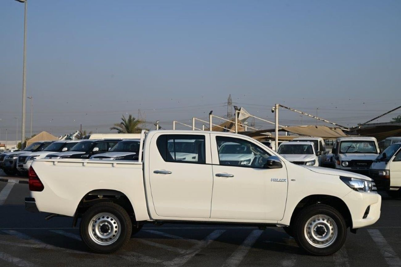Toyota Hilux Double Cab 2.4L Diesel 6 Seater 4WD Manual Transmission