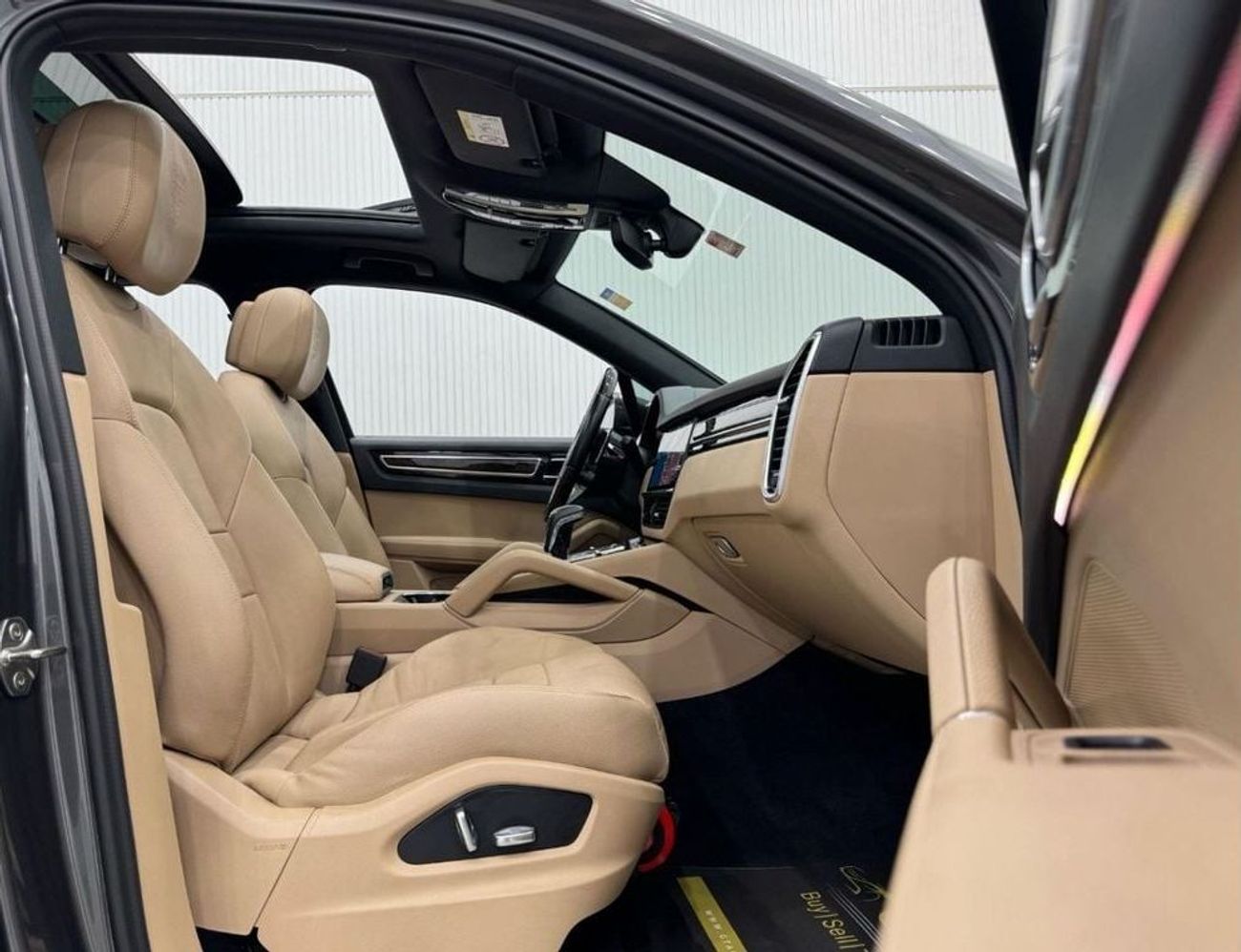 بورش كايان Std 3.0L (340 HP) 2019 Porsche Cayenne, 2025 Porsche Warranty, Sport Chrono Package, GCC