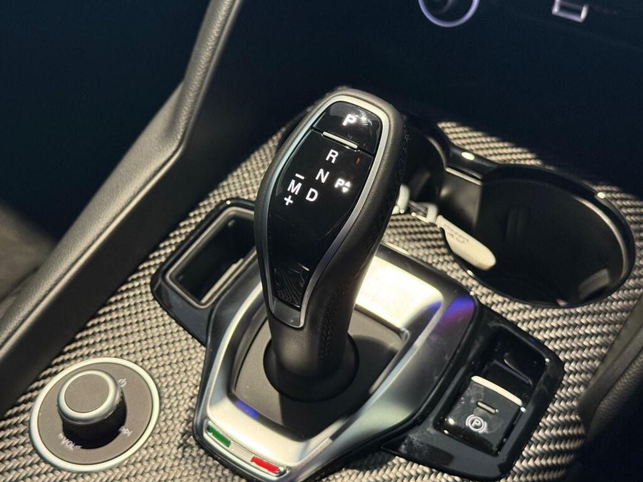 ألفا روميو جوليا 2.9 V6 Bi-Turbo Quadrifoglio Auto Euro 6 (s/s) 4dr (EXPORT ONLY) Right hand drive