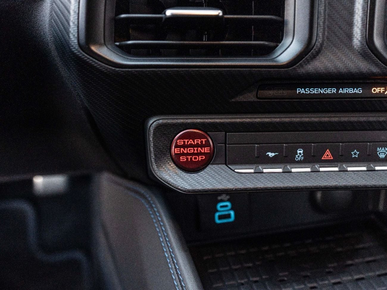 Ford Mustang DARK HORSE 5.0 (500HP) A/T