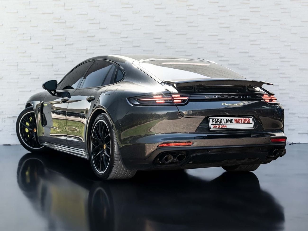 بورش باناميرا 4 E-HYBRID Porsche Panamera 4 E-Hybrid 2018