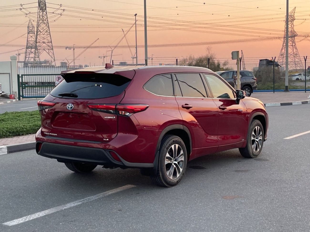 Toyota Highlander 2021 TOYOTA HIGHLANDER XLE HYBRID 4x4 IMPORTED FROM USA