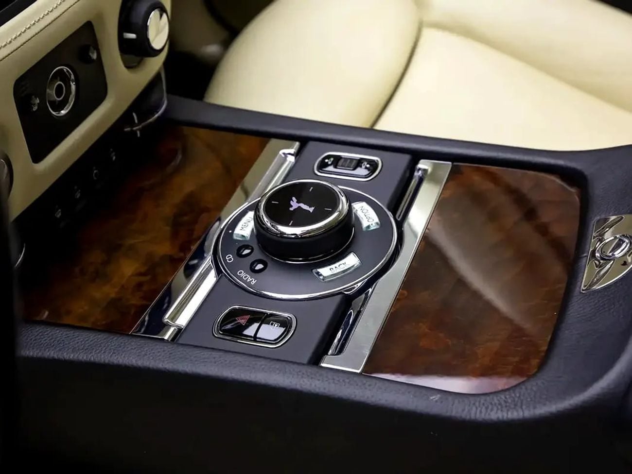 Rolls Royce Ghost V12 Luxury with Starlight Headliner | GCC Spec