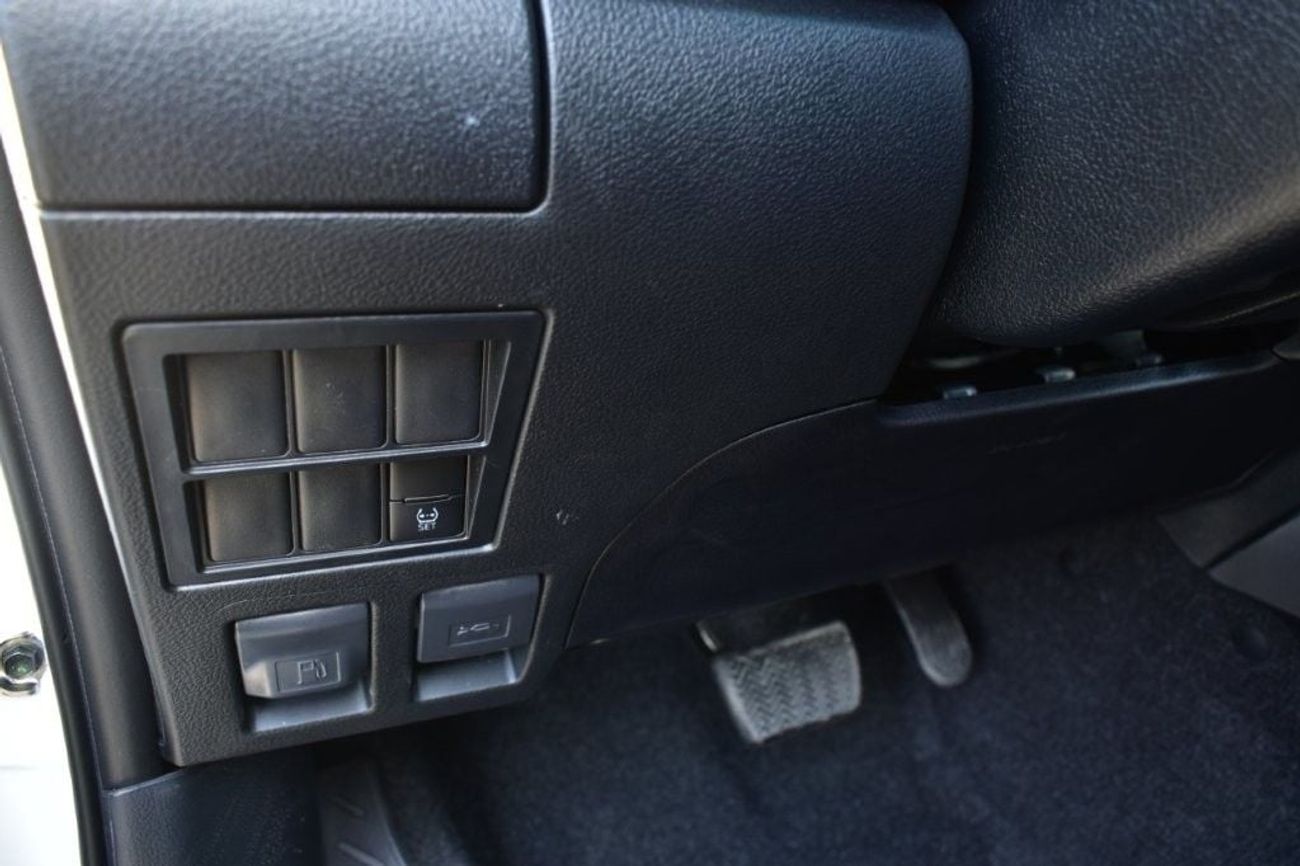 Toyota Hilux GLXS-G 2.7L PETROL AT