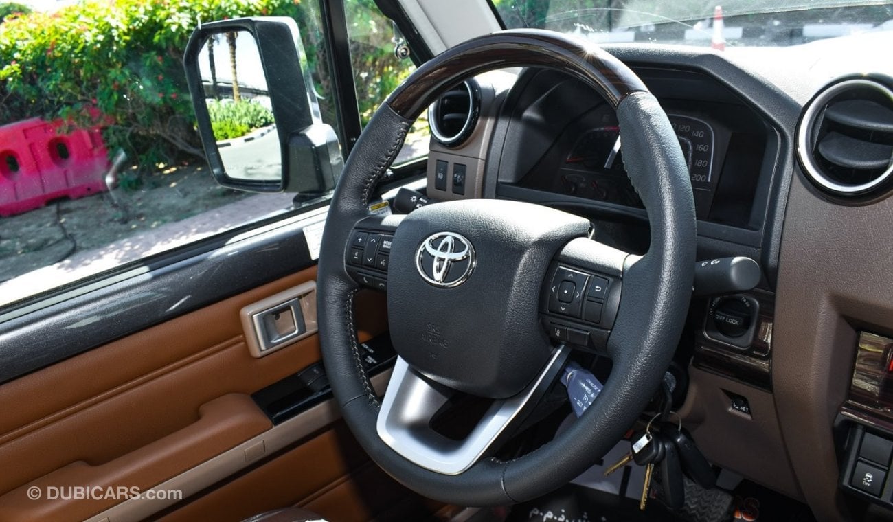 Toyota Land Cruiser Pick Up LX 4.0L V6 Petrol Single Cabin Auto transmission