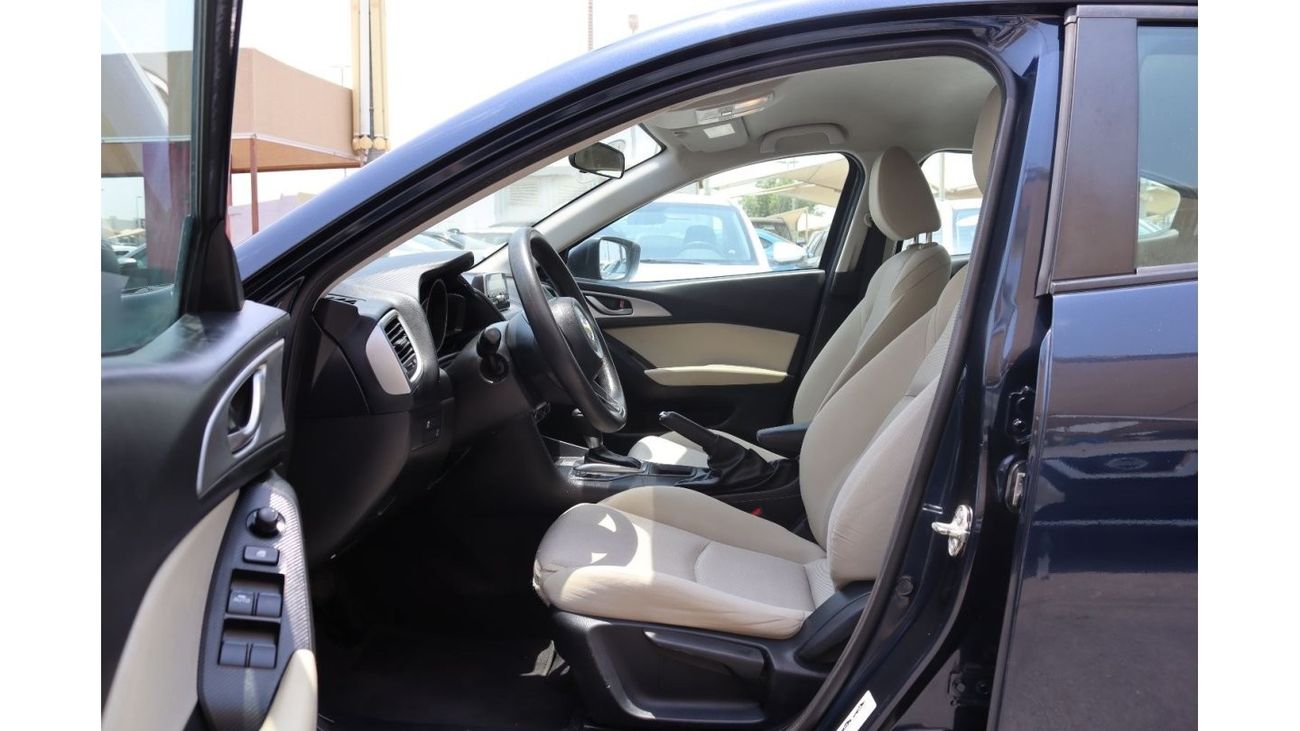 Mazda 3 Comfort Plus ACCIDENTS FREE - GCC - MID OPTION - PERFECT CONDITION INSIDE OUT