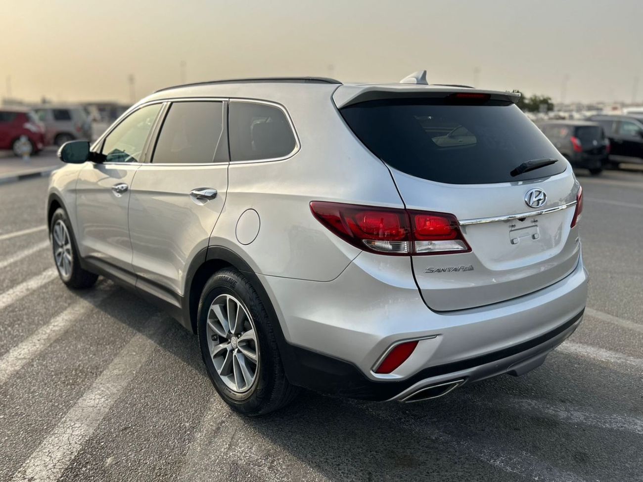 هيونداي سانتا في 2017 Hyundai Santa Fe 4x4 AWD - 3.3L V6 GDi - 7 Leather Seats - Push Start - Big Screen -