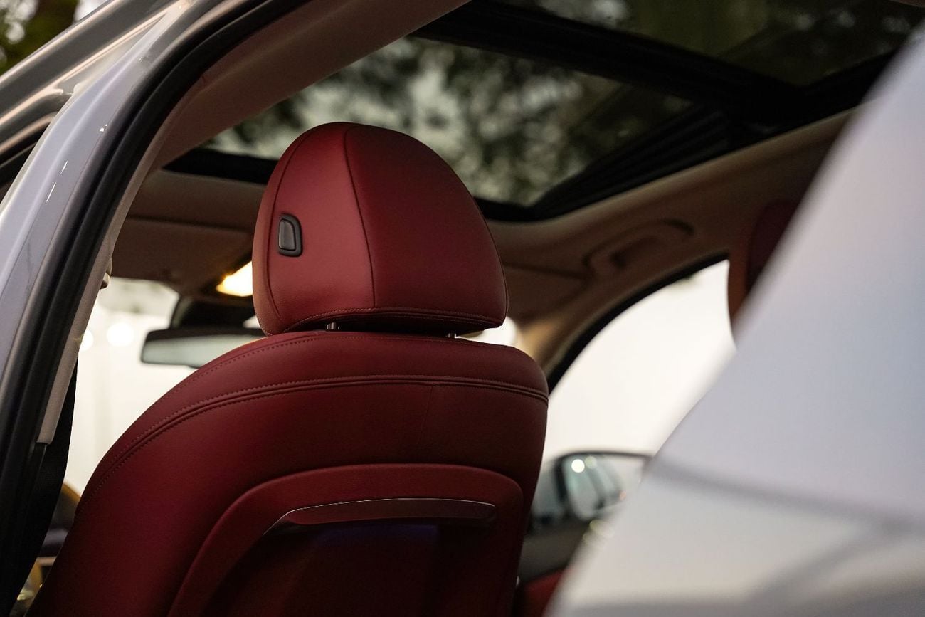 بي أم دبليو i3 EDRIVE35L (NON GCC) 2026 BMW e-Drive 35L M-Sport Package FWD 0Km