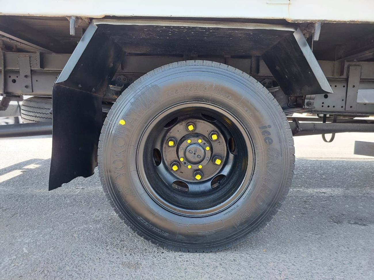 Mitsubishi Fuso Canter MITSUBISHI CANTER 6 BOLT TRUCK RHD 1995 MODEL 4.6 L DIESEL MANUAL(PM01580)