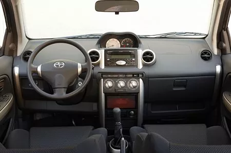 تويوتا XA interior - Cockpit