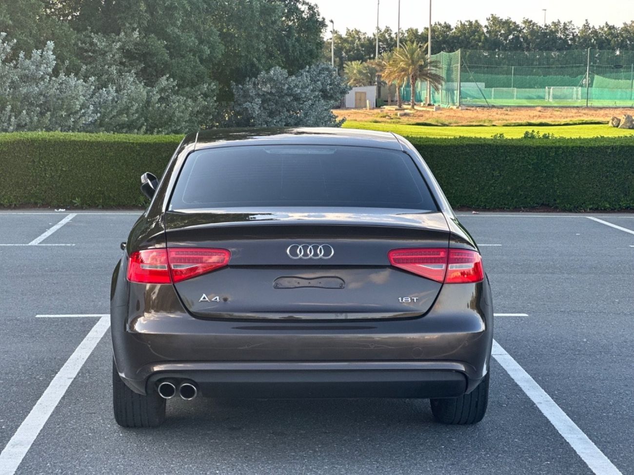 أودي A4 TFSI quattro S-لاين موديل 2015 خليجي فل مواصفات كرأسي جلد ومثبت سرعه وتحكم كهربي كأمل ونظام صوت ممتا