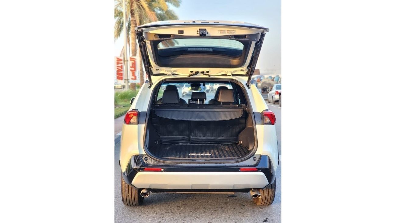 Toyota RAV4 XLE TOYOTA RAV4 SE FULL OPTION HYBRID